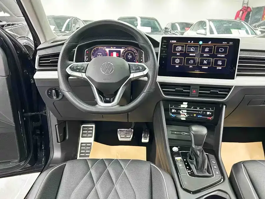 Volkswagen Tiguan L Tiguan L 2024 330TSI Automatic 2WD R-Line Enjoy Edition 2024 — миниатюра 4