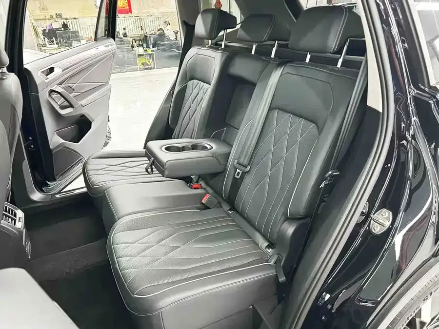 Volkswagen Tiguan L Tiguan L 2024 330TSI Automatic 2WD R-Line Enjoy Edition 2024 — миниатюра 5