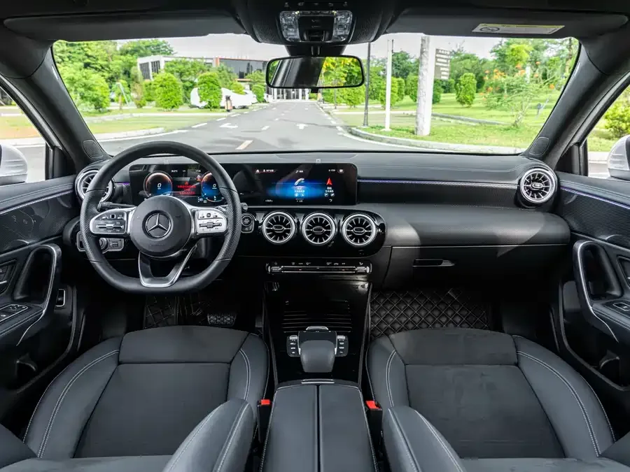 Mercedes-Benz Class A Mercedes-Benz A-Class 2022 Model II A 200 L Sports Sedan Fashion Model 2022 — миниатюра 2