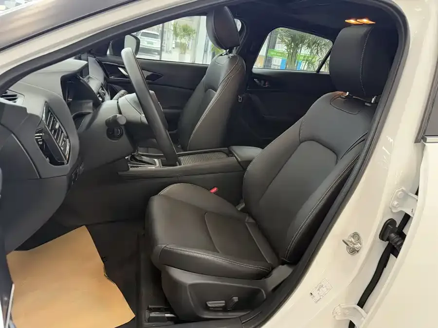 Mazda CX-4 2021 2.0L Automatic 2WD Blue Sky Vitality Edition 2023 — миниатюра 3