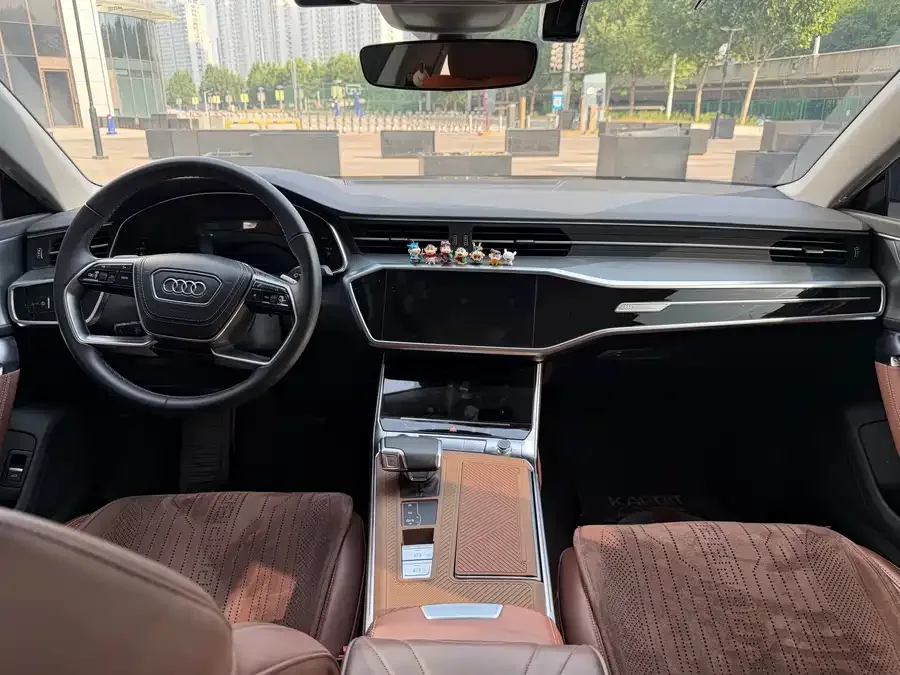 Audi A7L 2024 45 TFSI Luxury Edition 2024 — миниатюра 2