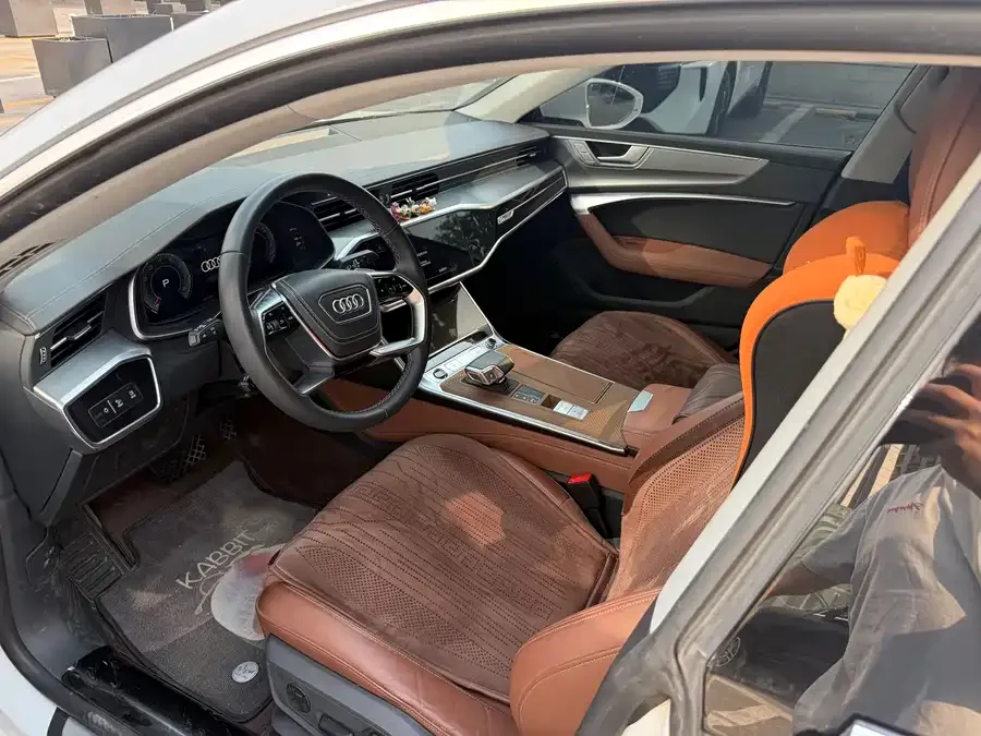 Audi A7L 2024 45 TFSI Luxury Edition 2024 — миниатюра 4