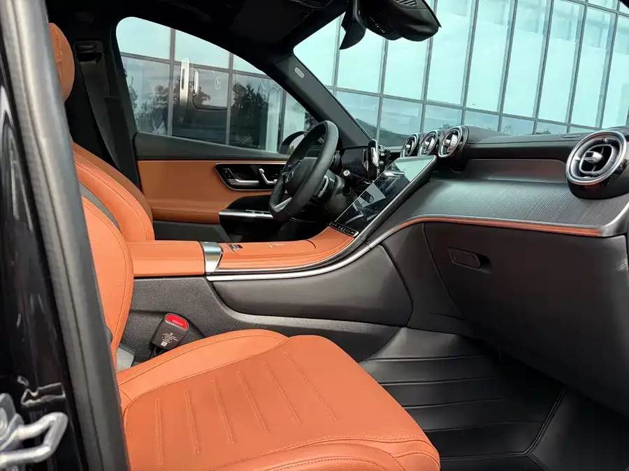 Mercedes-Benz GLC-Class Mercedes-Benz GLC 2024 GLC 260 L 4MATIC luxury 5-seater 2024 — миниатюра 4