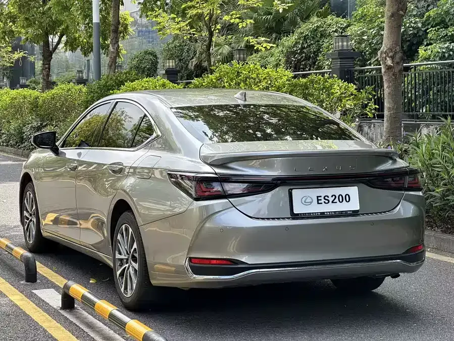 Lexus ES 2025 200 Premium Edition 2025 — миниатюра 3