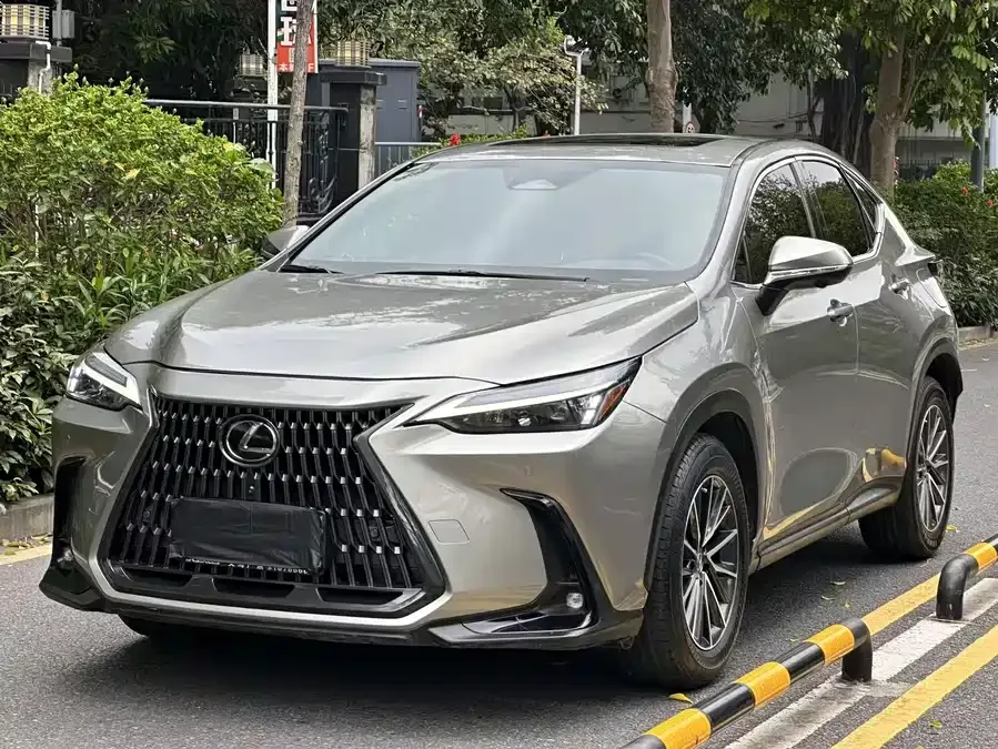 Lexus NX 2023
