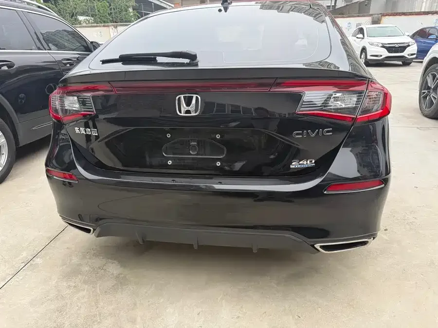 Honda CIVIC 2023 Civic HATCHBACK 240TURBO CVT Extreme Edition 2023 — миниатюра 3