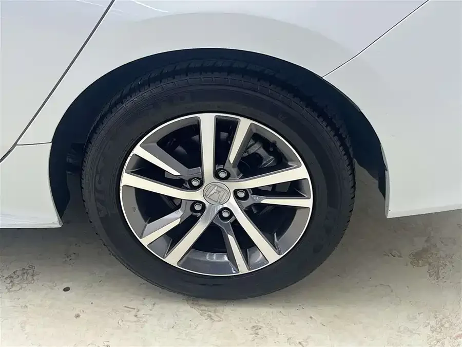 Honda CIVIC 2023 Civic 240TURBO CVT Power Edition 2023 — миниатюра 3
