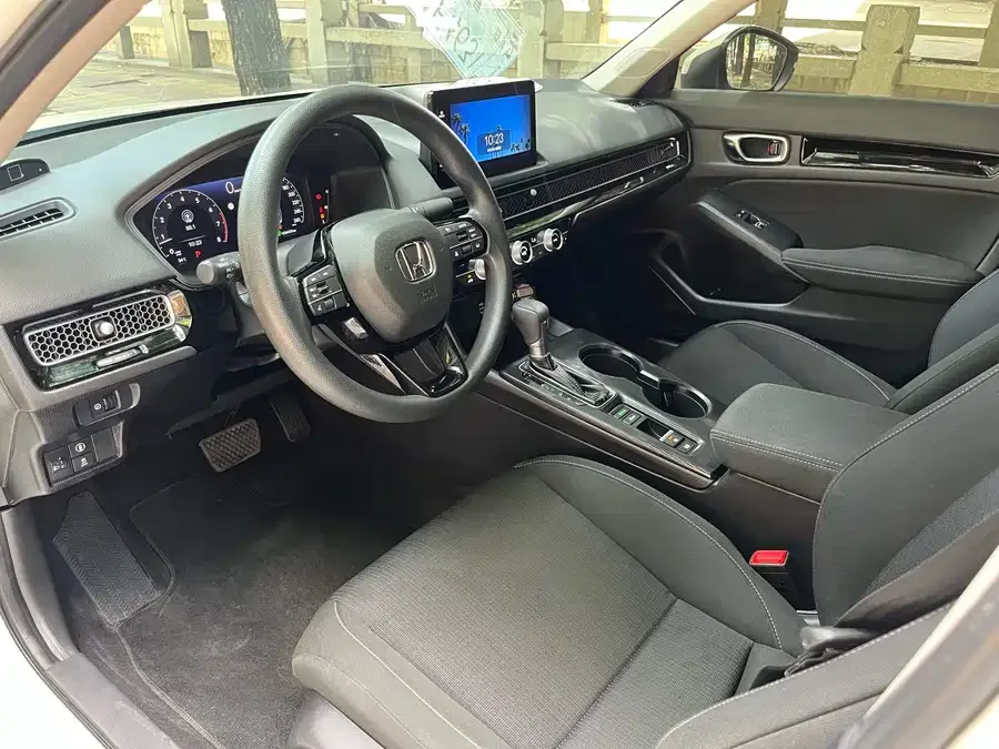 Honda CIVIC 2022 Civic 240TURBO CVT Dynamic Edition 2022 — миниатюра 4