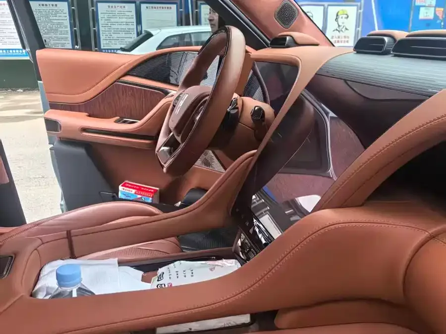BYD U8 Looking up to U8 2023 Deluxe Edition 2024 — миниатюра 3
