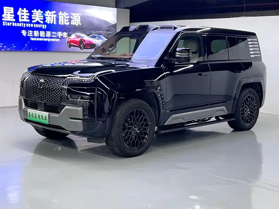 BYD U8 2024
