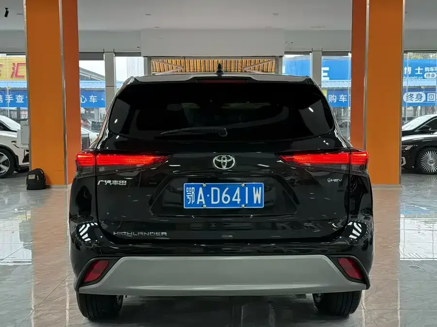 Toyota Highlander 2026 Toyota Highlander 2.5L Intelligent Hybrid Dual-Motor Two-Wheel Drive Elite Edition 5-Seater 2025 — миниатюра 4