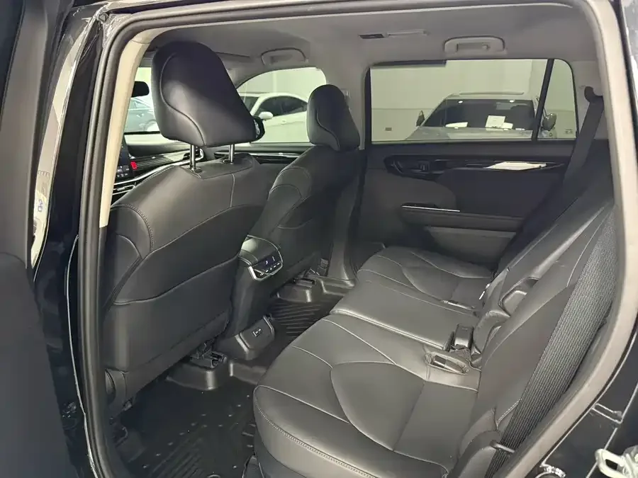 Toyota Highlander 2026 Toyota Highlander 2.5L Intelligent Hybrid Dual-Motor Two-Wheel Drive Elite Edition 5-Seater 2025 — миниатюра 5