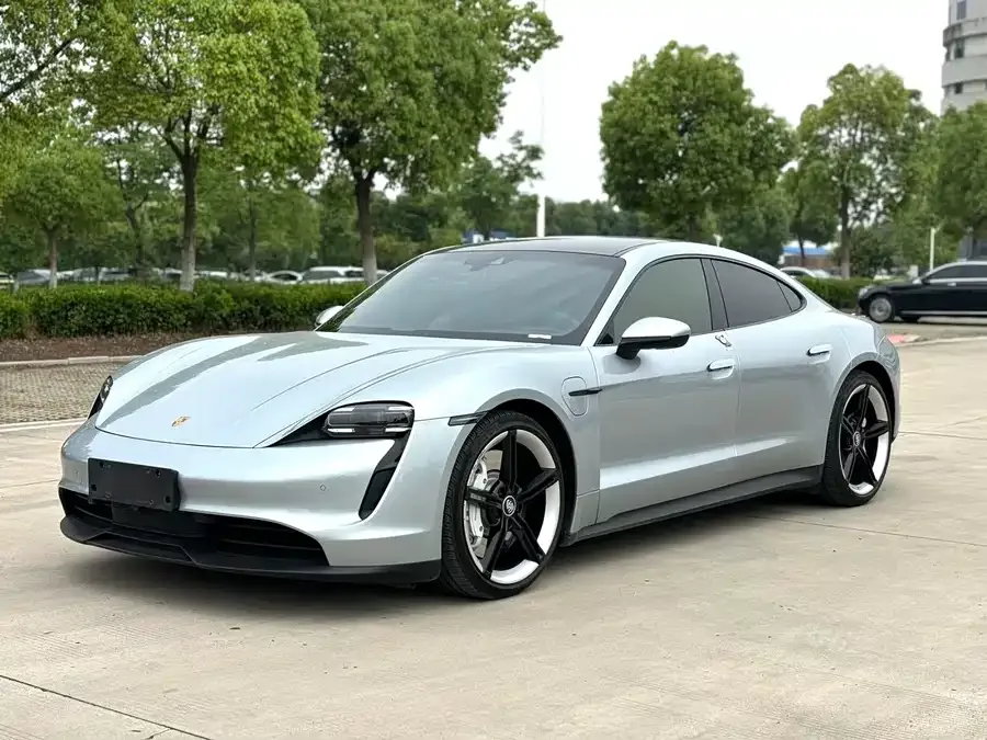 Porsche Taycan 2022