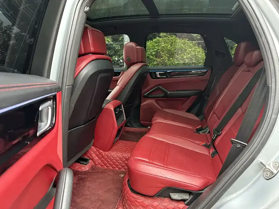 Porsche Cayenne New Energy Cayenne New Energy 2022 Cayenne E-Hybrid 2.0T Platinum Edition 2022 — миниатюра 2