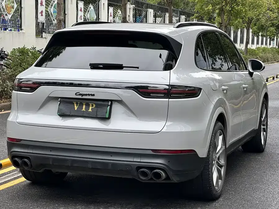 Porsche Cayenne New Energy Cayenne New Energy 2022 Cayenne E-Hybrid 2.0T Platinum Edition 2022 — миниатюра 3
