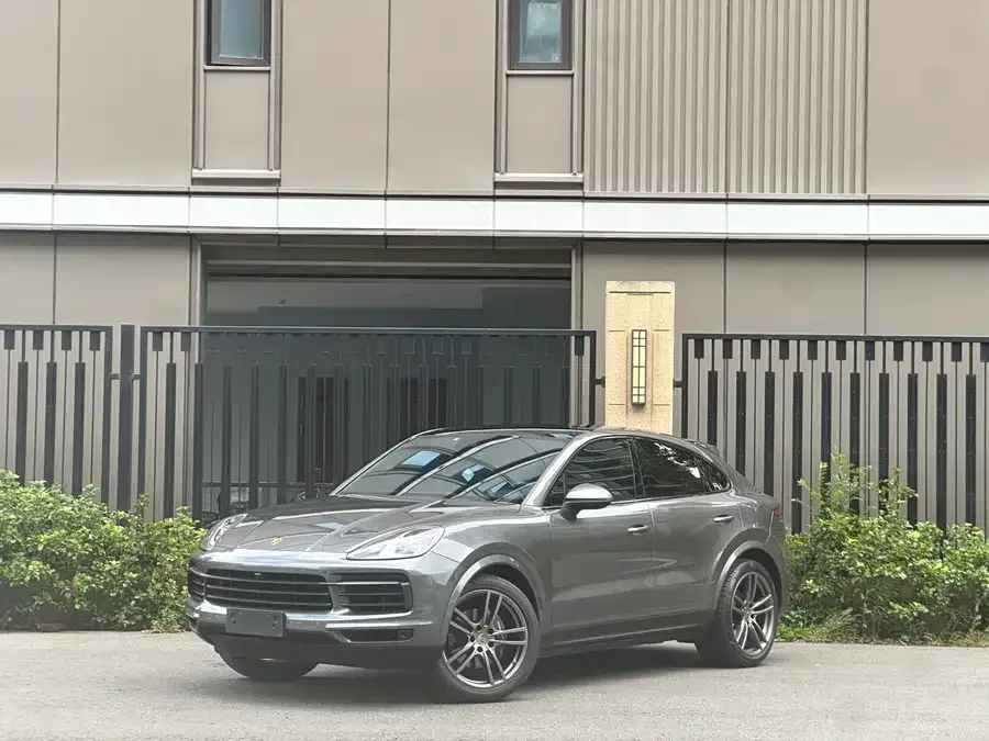Porsche Cayenne 2022