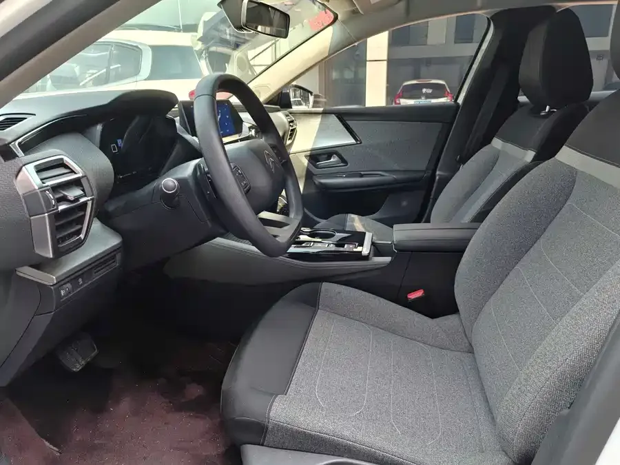 Citroen Versailles C5 X Versailles C5 X 2025 1.6T Overseas Edition 2024 — миниатюра 4