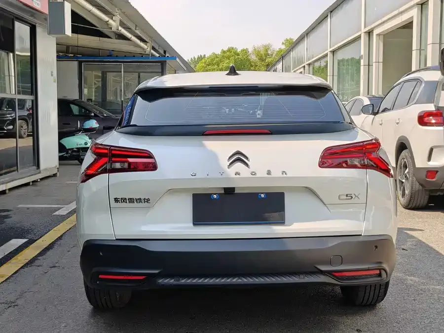 Citroen Versailles C5 X Versailles C5 X 2025 1.6T Overseas Edition 2024 — миниатюра 5
