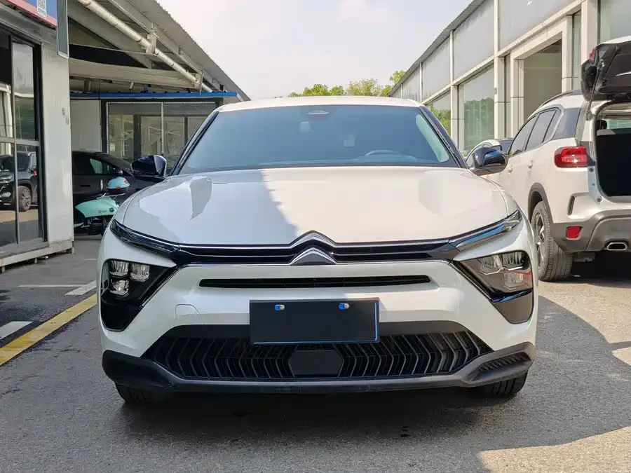 Citroen Versailles C5 X 2024