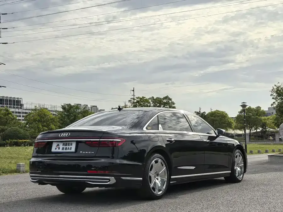 Audi A8 2025 A8L Horch Founder's Edition 55TFSI 2025 — миниатюра 5