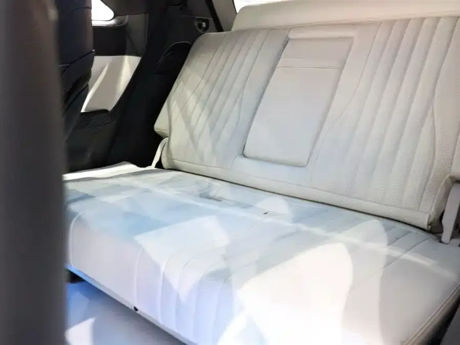 Toyota Granvia Grevia 2024 2.5L Hybrid Comfort Edition 2025 — миниатюра 4