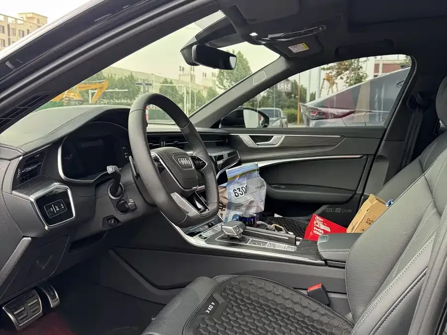 Audi A6L 2026 55 TFSI quattro Premium Dynamic Edition 2026 — миниатюра 2