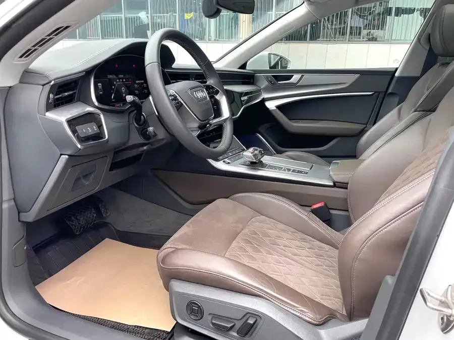Audi A7L 2024 45 TFSI quattro S-line Shadow Warrior Edition 2024 — миниатюра 2