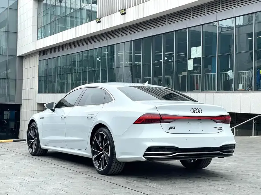 Audi A7L 2024 45 TFSI quattro S-line Shadow Warrior Edition 2024 — миниатюра 4