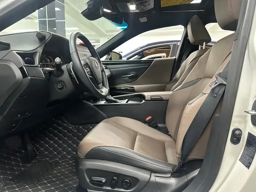 Lexus ES 2023 200 Excellence Edition 2024 — миниатюра 3
