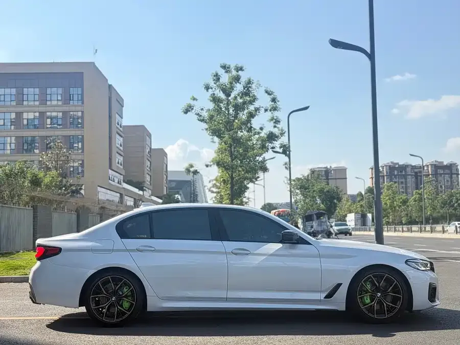 BMW 5 Series BMW 5 Series 2022 530Li Exclusive M Sport Package 2022 — миниатюра 5