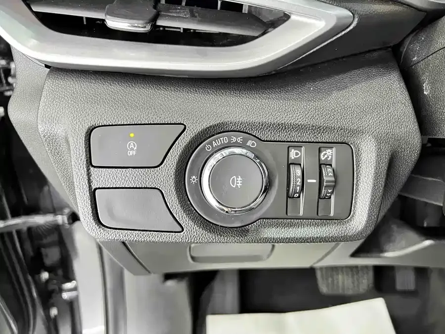 Chevrolet Volando Volando 2020 Mild Hybrid Redline 530T Automatic Enjoyment Edition (5+2 Model) 2023 — миниатюра 3