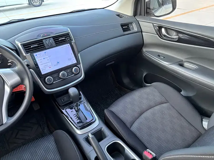 Nissan Tiida Tiida 2024 1.6L CVT cool version 2024 — миниатюра 4