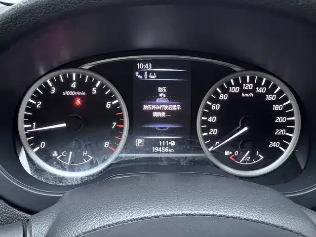 Nissan Tiida Tiida 2023 1.6L CVT Smart Travel Edition 2024 — миниатюра 3
