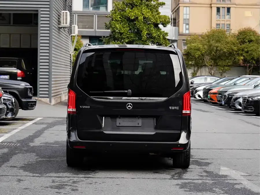 Mercedes-Benz Class V Mercedes-Benz V-Class 2022 V 260 Premium Edition 2023 — миниатюра 2
