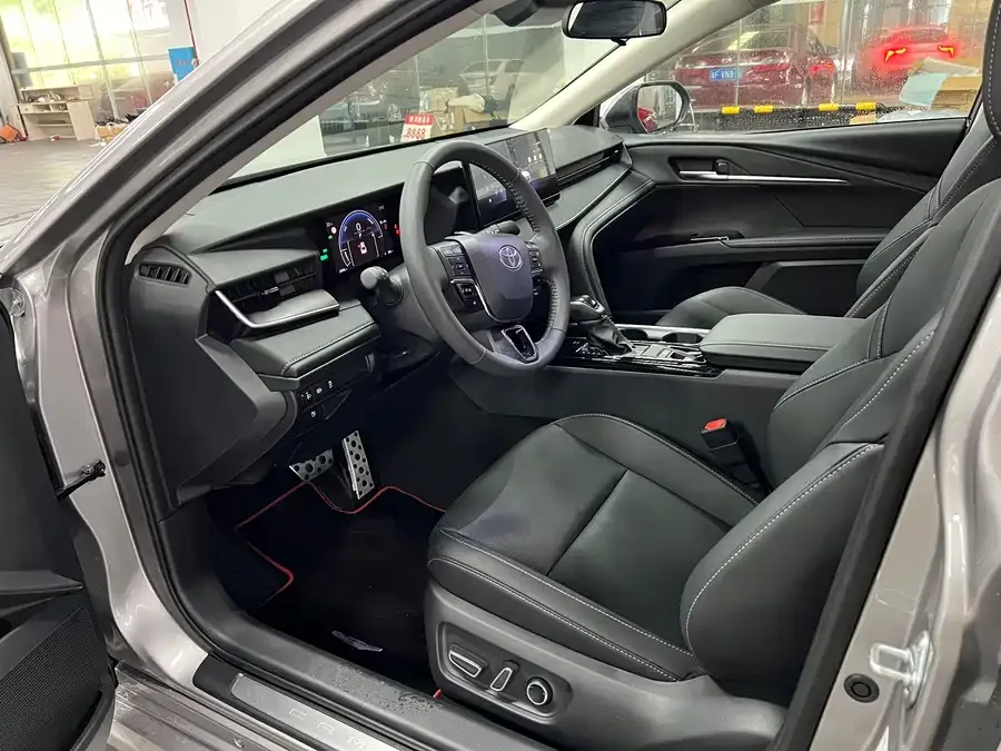 Toyota Camry 2026 Camry 2.0S Sport Edition 2026 — миниатюра 4