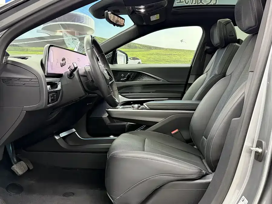 Cadillac IQ Ruige IQ Ruige 2022 rear-wheel drive long-range luxury version 2023 — миниатюра 4