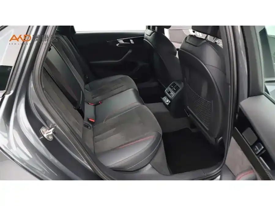 Audi a4 l 2025 2 million units Enjoyable Edition 45 TFSI quattro Selected Dynamic Edition 2025 — миниатюра 5