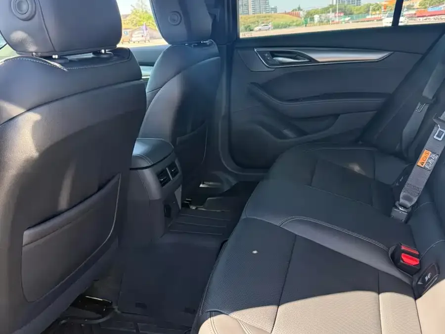 Cadillac CT5 2025 28T Track Performance Edition 2025 — миниатюра 2