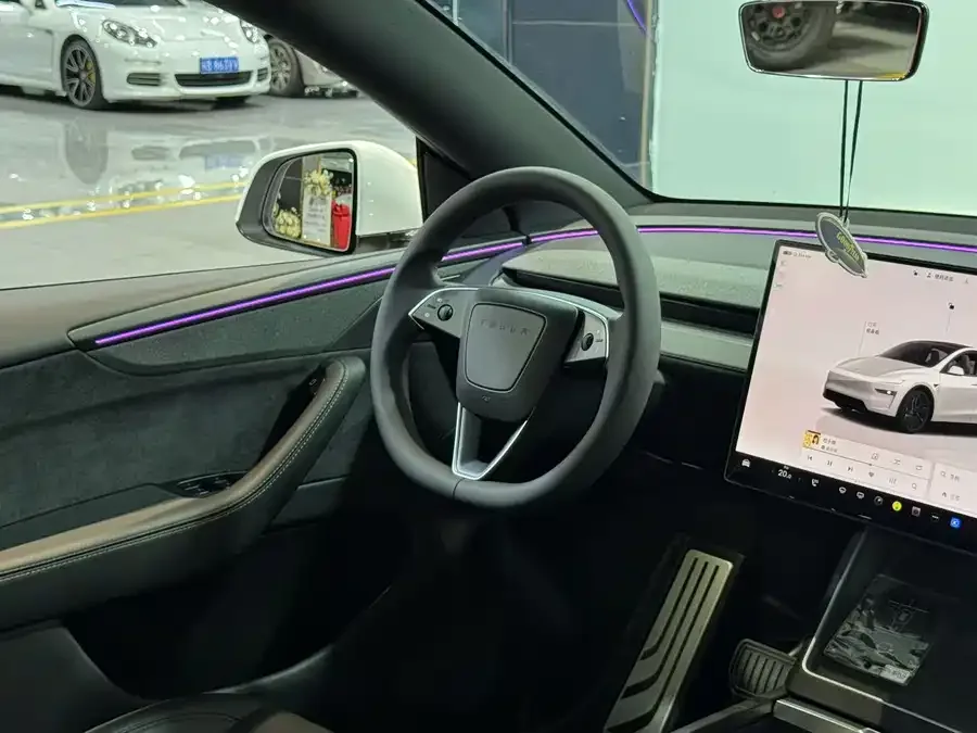 Tesla Model Y Model Y 2026 Long Range All-Wheel Drive 2026 — миниатюра 5