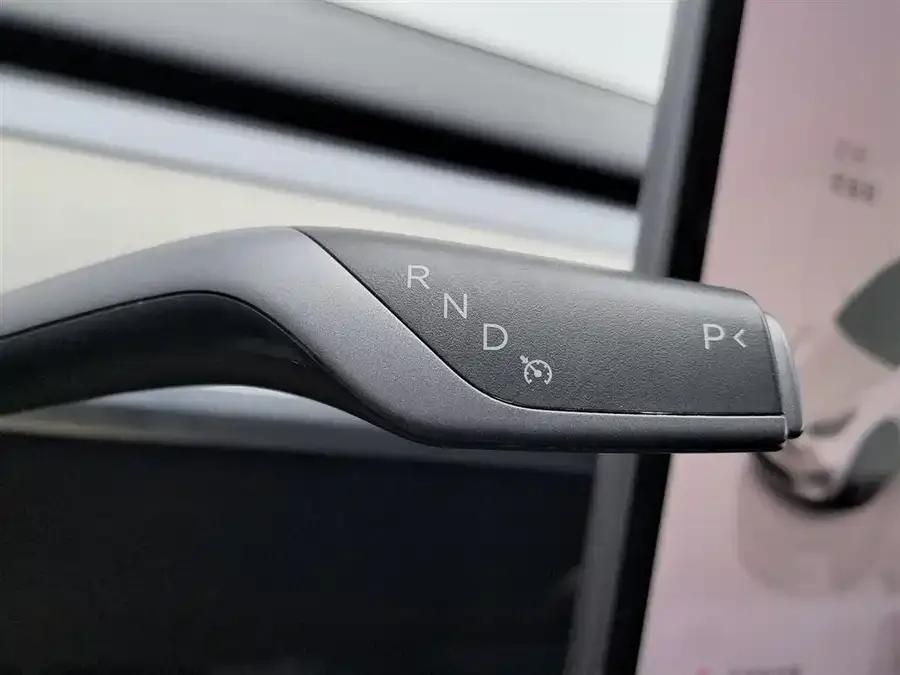 Tesla Model Y Model Y 2024 rear-wheel drive version 2024 — миниатюра 4