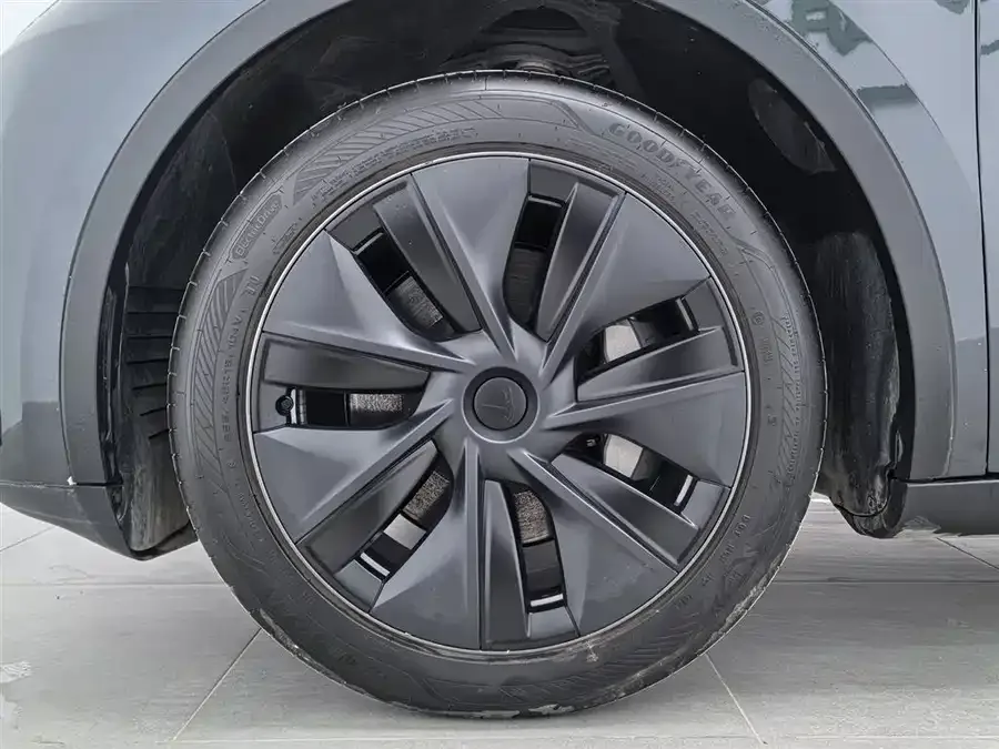 Tesla Model Y Model Y 2024 rear-wheel drive version 2024 — миниатюра 5