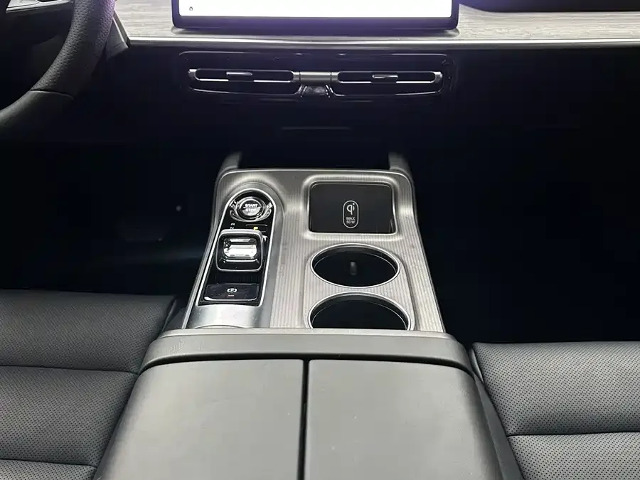 GAC Trumpchi E8 Trumpchi E8 2024 Honor Series 2.0L Honor Edition 2024 — миниатюра 4