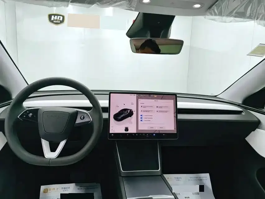 Tesla Model Y Model Y 2025 rear-wheel drive version 2025 — миниатюра 2