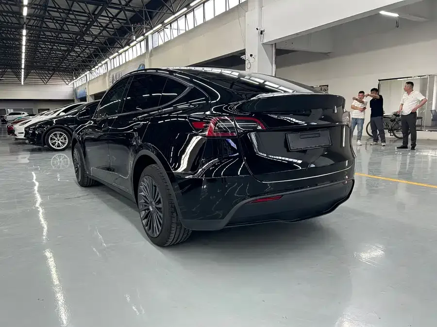 Tesla Model Y Model Y 2022 facelift long-range all-wheel drive version 2023 — миниатюра 4