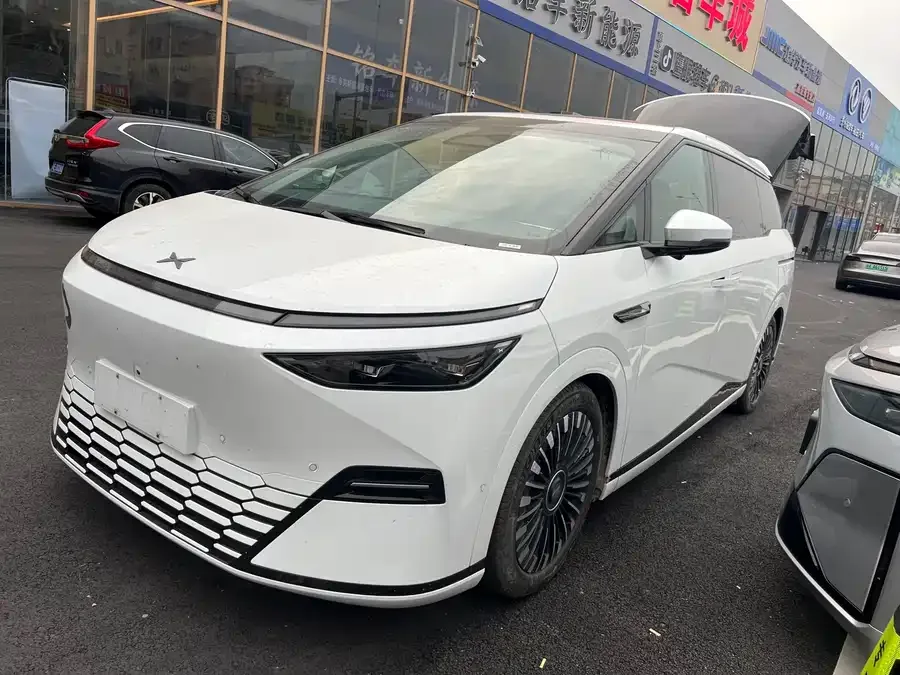 XPeng XPeng X9 2025