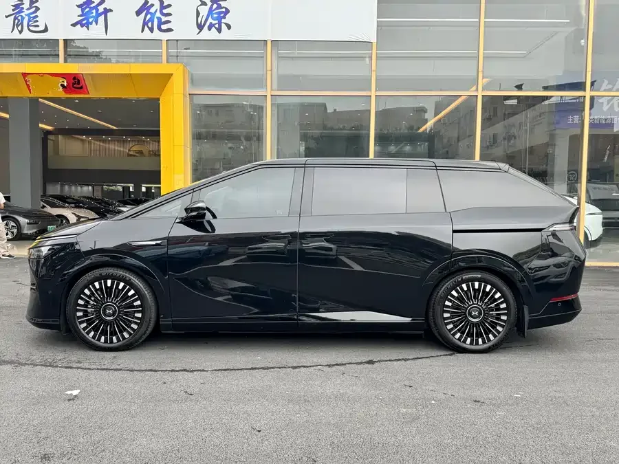 XPeng XPeng X9 XPeng X9 2025 model, pure electric, 740km ultra-long range (Max). 2025 — миниатюра 2