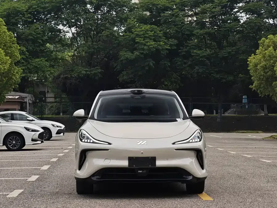 IM Motors LS6 Zhiji LS6 2023 Max Standard Edition 2024 — фото 1, купить с доставкой в Москву