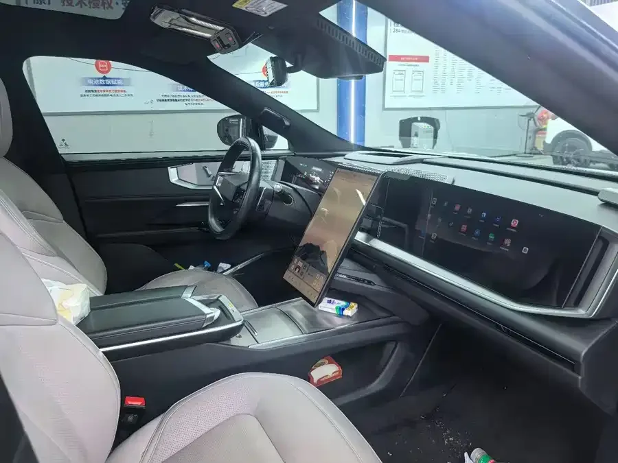 HiPhi Y Gaohe HiPhi Y 2023 765km flagship version 2023 — миниатюра 3
