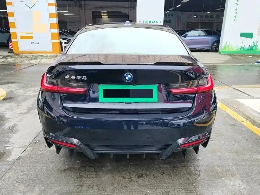 BMW i3 2024 eDrive 40 L Night Edition 2023 — миниатюра 3
