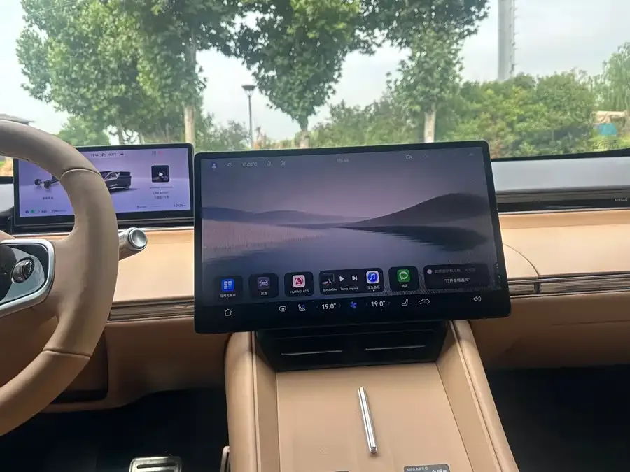 Smart world R7 Zhijie R7 2024 pure electric 802km Max 2025 — миниатюра 3